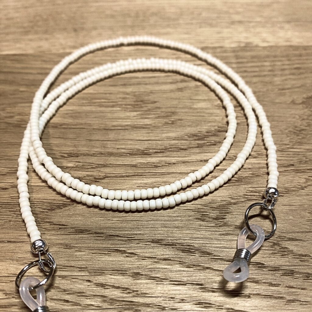Brillenband in matt weiss